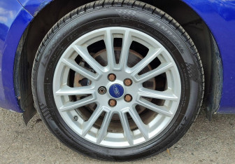 Подержанный автомобиль Ford Mondeo Sedan 2014 года (13 фото)