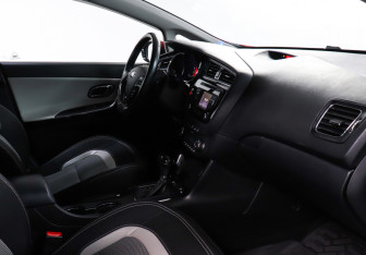 Подержанный автомобиль Kia Ceed Hatchback 2016 года (9 фото)