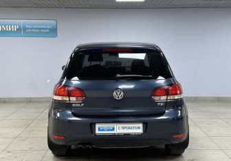 Подержанный автомобиль Volkswagen Golf Hatchback 2012 года (6 фото)