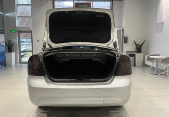 Подержанный автомобиль Ford Focus Sedan 2011 года (6 фото)