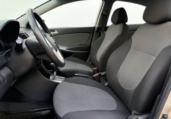 Подержанный автомобиль Hyundai Solaris Sedan 2011 года (10 фото)