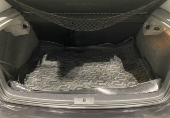 Подержанный автомобиль Volkswagen Golf Hatchback 2004 года (10 фото)