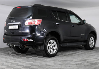 Подержанный автомобиль Chevrolet TrailBlazer 2014 года (3 фото)
