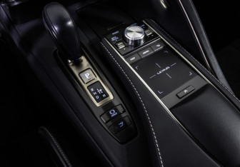 Подержанный автомобиль Lexus LC 2020 года (22 фото)