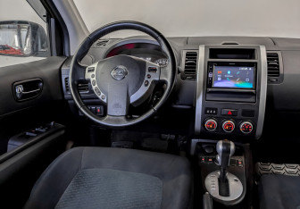 Подержанный автомобиль Nissan X-Trail 2013 года (29 фото)