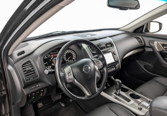 Подержанный автомобиль Nissan Teana 2014 года (16 фото)