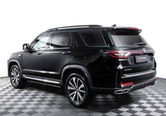 Подержанный автомобиль Changan CS95 2023 года (7 фото)