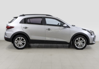 Подержанный автомобиль Kia Rio Hatchback 2021 года (4 фото)