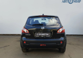 Подержанный автомобиль Nissan Qashqai 2013 года (6 фото)
