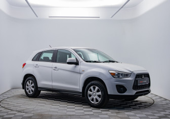 Подержанный автомобиль Mitsubishi ASX 2013 года (3 фото)