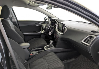 Подержанный автомобиль Kia Ceed Wagon 2020 года (11 фото)