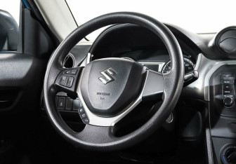 Подержанный автомобиль Suzuki Vitara 2016 года (10 фото)