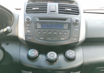 Подержанный автомобиль Lifan X60 2015 года (13 фото)