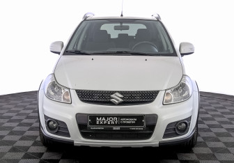 Подержанный автомобиль Suzuki SX4 Hatchback 2013 года (2 фото)