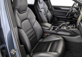 Подержанный автомобиль Porsche Cayenne 2019 года (23 фото)