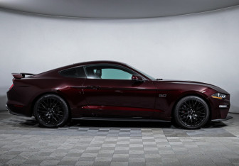 Подержанный автомобиль Ford Mustang Coupe 2017 года (4 фото)