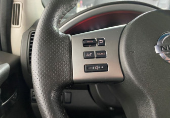 Подержанный автомобиль Nissan Pathfinder 2011 года (15 фото)