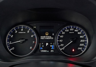 Подержанный автомобиль Mitsubishi Outlander 2019 года (16 фото)