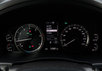 Подержанный автомобиль Lexus LX 2017 года (44 фото)