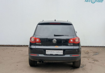 Подержанный автомобиль Volkswagen Tiguan 2011 года (6 фото)