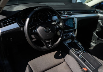 Подержанный автомобиль Volkswagen Passat Wagon 2018 года (13 фото)