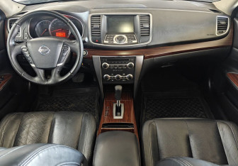 Подержанный автомобиль Nissan Teana 2010 года (9 фото)
