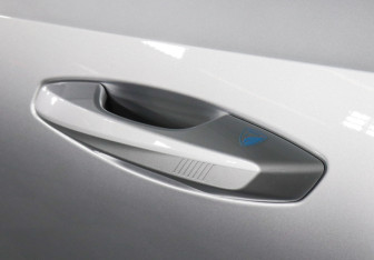 Подержанный автомобиль Geely Atlas 2024 года (16 фото)