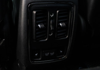 Подержанный автомобиль Jeep Grand Cherokee 2019 года (11 фото)