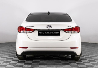 Подержанный автомобиль Hyundai Elantra Sedan 2015 года (4 фото)