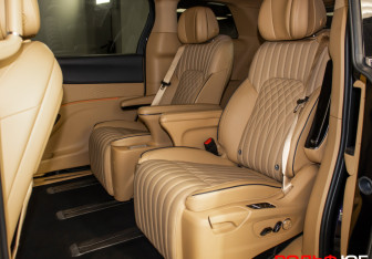 Подержанный автомобиль Voyah Dream 2023 года (10 фото)