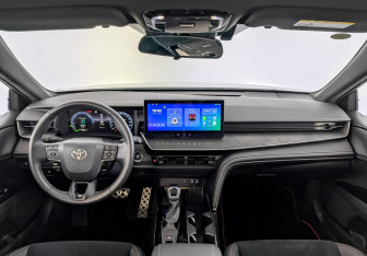 Подержанный автомобиль Toyota Camry Sedan 2024 года (14 фото)