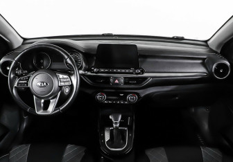 Подержанный автомобиль Kia Cerato Sedan 2019 года (11 фото)