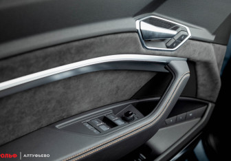 Новый Audi e-tron 2023 (7 фото)