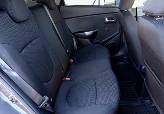 Подержанный автомобиль Kia Rio Hatchback 2016 года (21 фото)