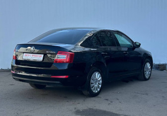 Подержанный автомобиль Skoda Octavia Liftback 2016 года (5 фото)