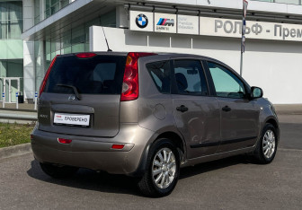 Подержанный автомобиль Nissan Note 2008 года (5 фото)