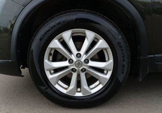 Подержанный автомобиль Nissan X-Trail 2015 года (9 фото)
