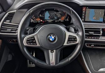 Подержанный автомобиль BMW X5 2021 года (22 фото)
