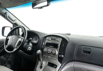 Подержанный автомобиль Hyundai Grand Starex 2008 года (5 фото)