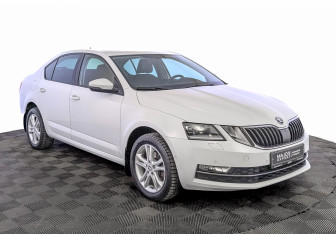 Подержанный автомобиль Skoda Octavia Liftback 2019 года (3 фото)
