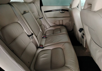 Подержанный автомобиль Volvo XC70 2008 года (10 фото)