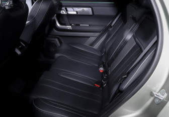 Подержанный автомобиль Jaecoo J7 2023 года (10 фото)