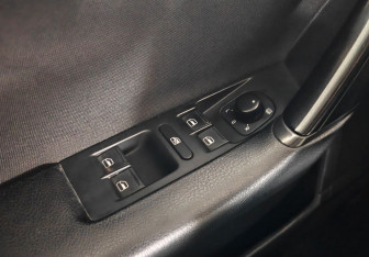 Подержанный автомобиль Volkswagen Passat Sedan 2012 года (16 фото)