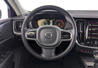Подержанный автомобиль Volvo S60 2019 года (26 фото)