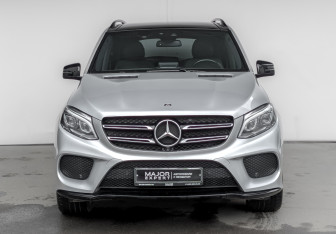 Подержанный автомобиль Mercedes-Benz GLE 2017 года (2 фото)