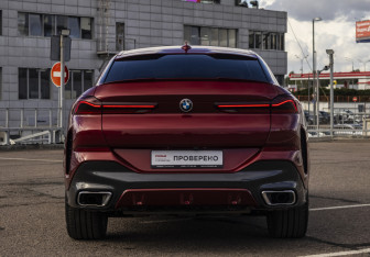 Подержанный автомобиль BMW X6 2020 года (9 фото)
