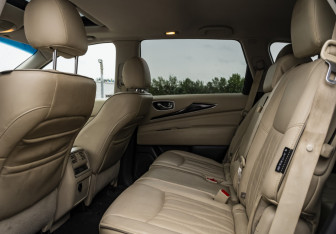 Подержанный автомобиль Infiniti QX60 2019 года (14 фото)