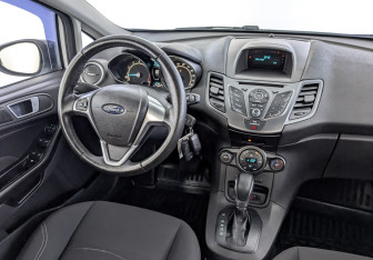 Подержанный автомобиль Ford Fiesta Hatchback 2017 года (26 фото)