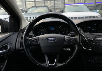 Подержанный автомобиль Ford Focus Wagon 2017 года (13 фото)