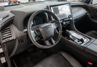 Новый Toyota Alphard 2024 (20 фото)